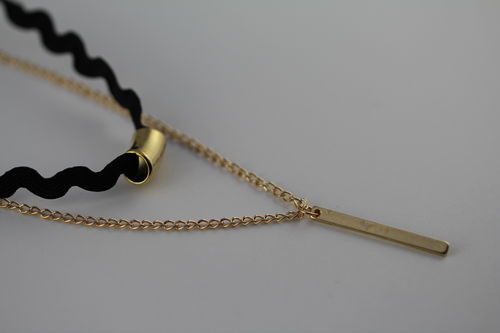 Halskette mit Stabanhänger (goldfarben)